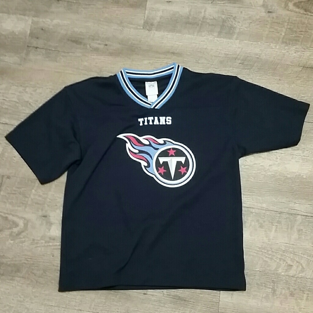 Tennessee Titans Kids Shirt (Size M 10/12)